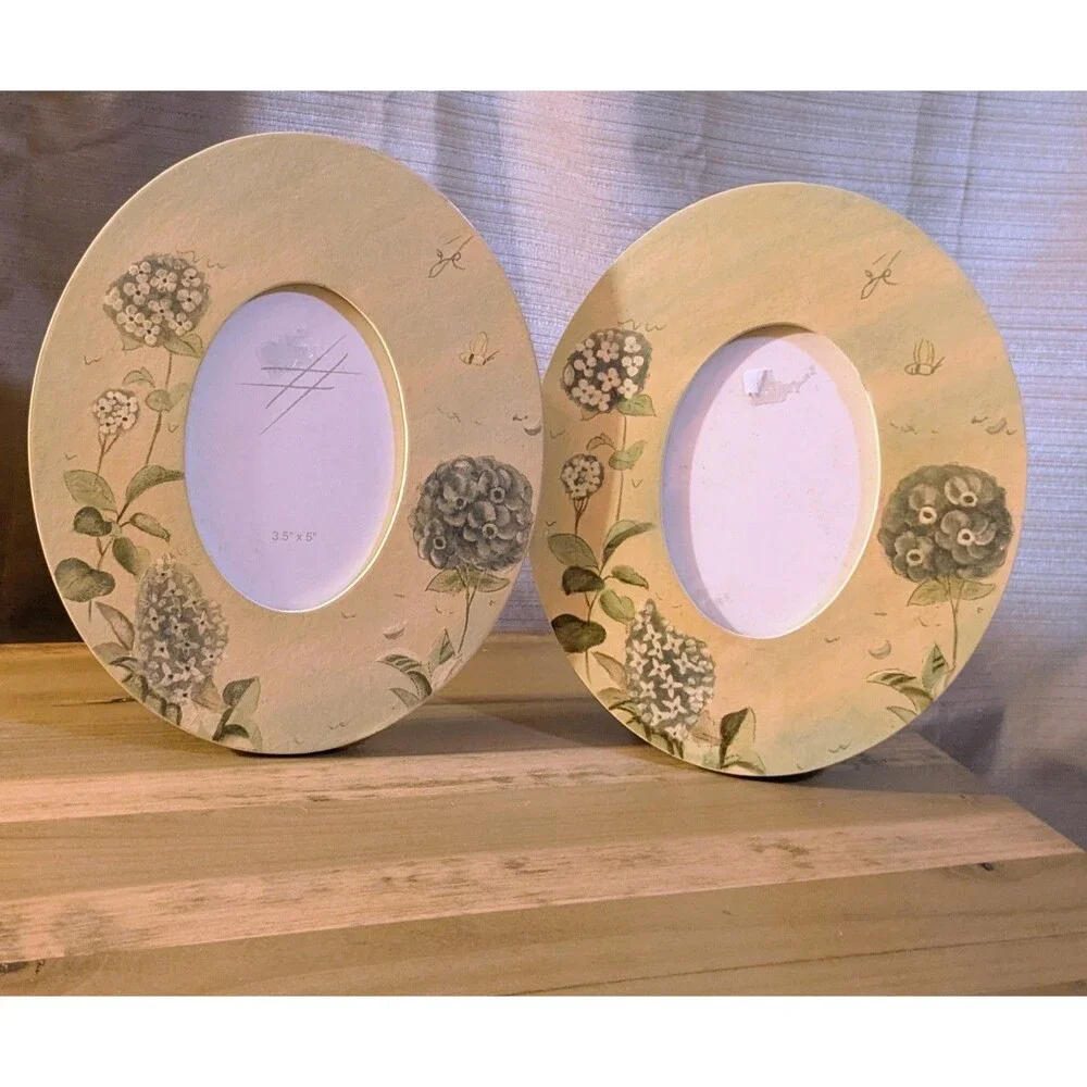 Pair of Vintage Fetco Cheri Blum floral oval picture frames 3.5